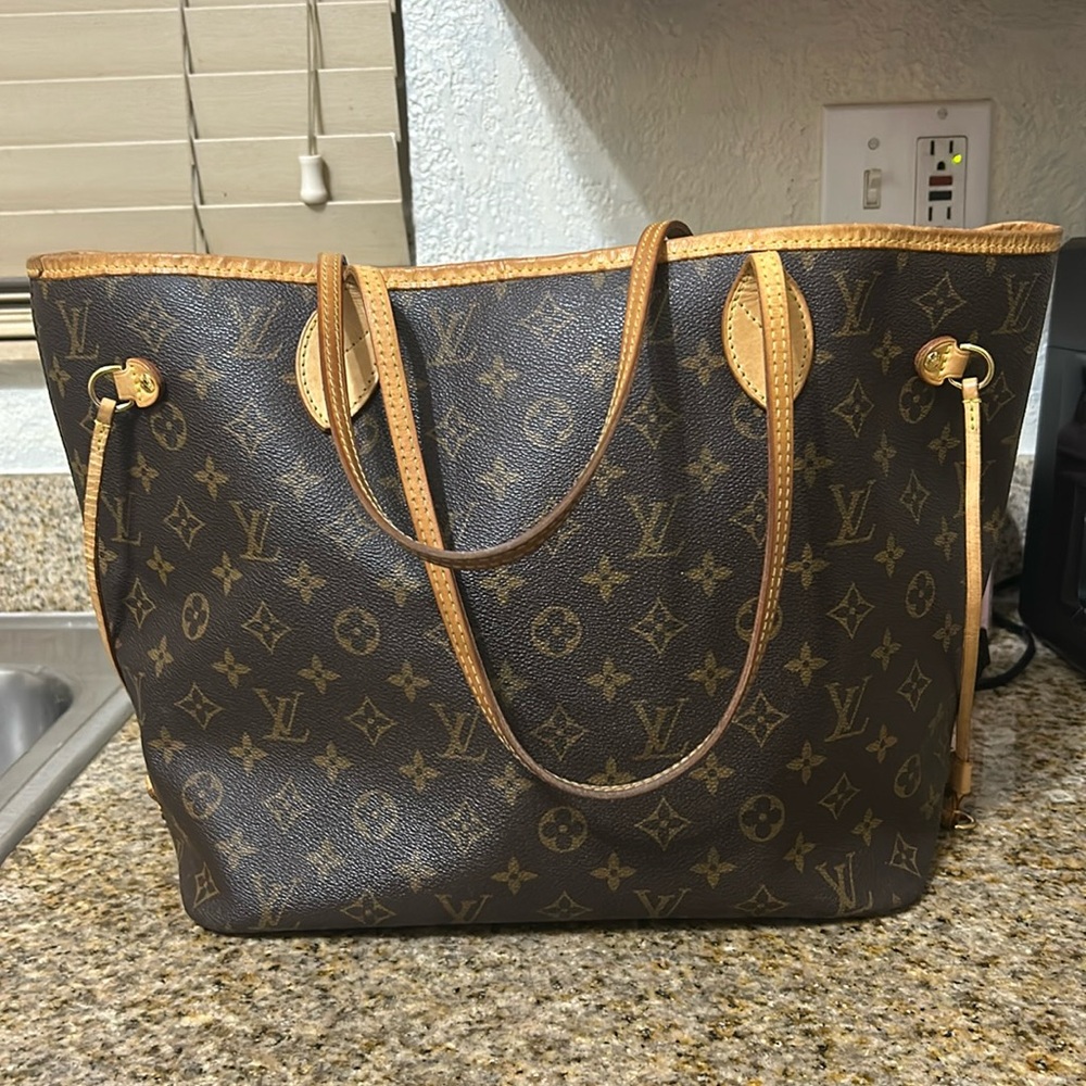 ❌ SOLD ❌ Louis Vuitton Neverfull MM Monogram Canva